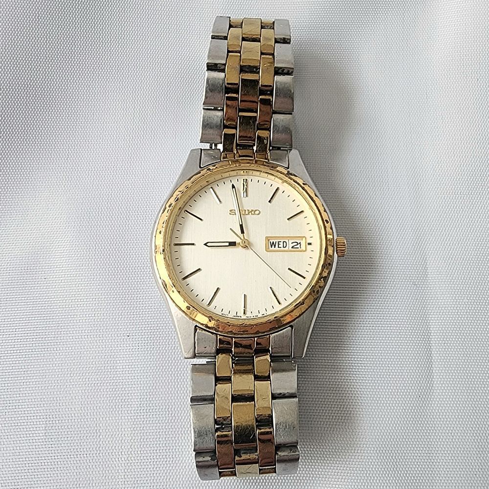 Seiko 2-Tone Day‎ Date Watch Classic Retro Timepiece Gold Silver Stainless Steel